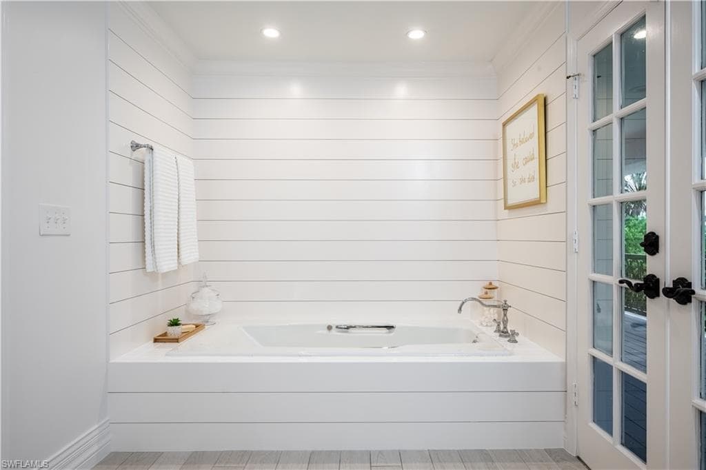 13189 VALEWOOD DR, NAPLES FL 34119-29