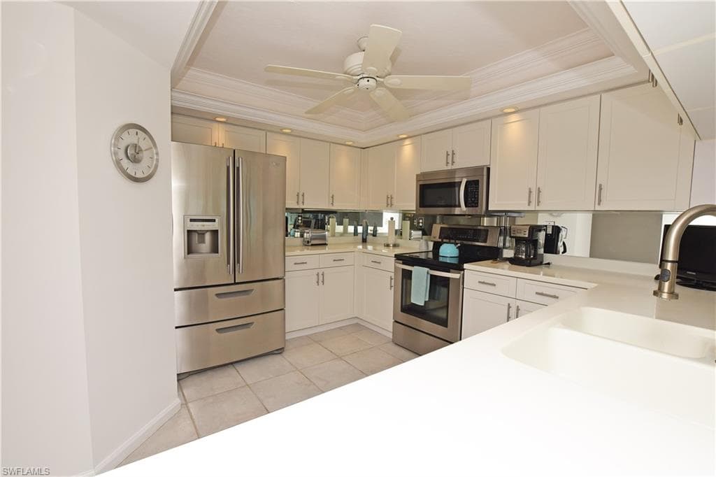 21 Bluebill AVE # 902, NAPLES FL 34108-12