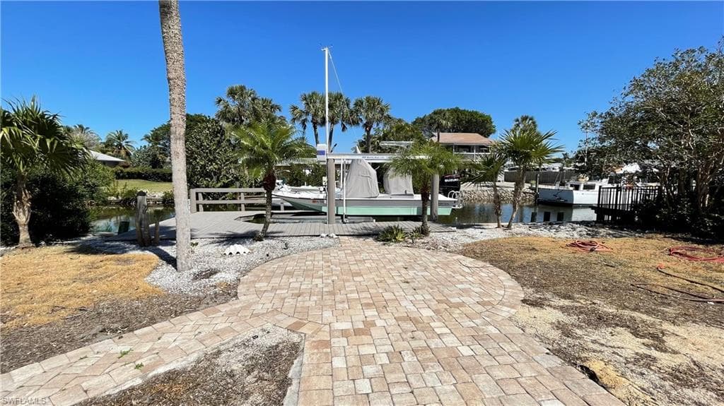 2723 Shoreview DR, NAPLES FL 34112-8