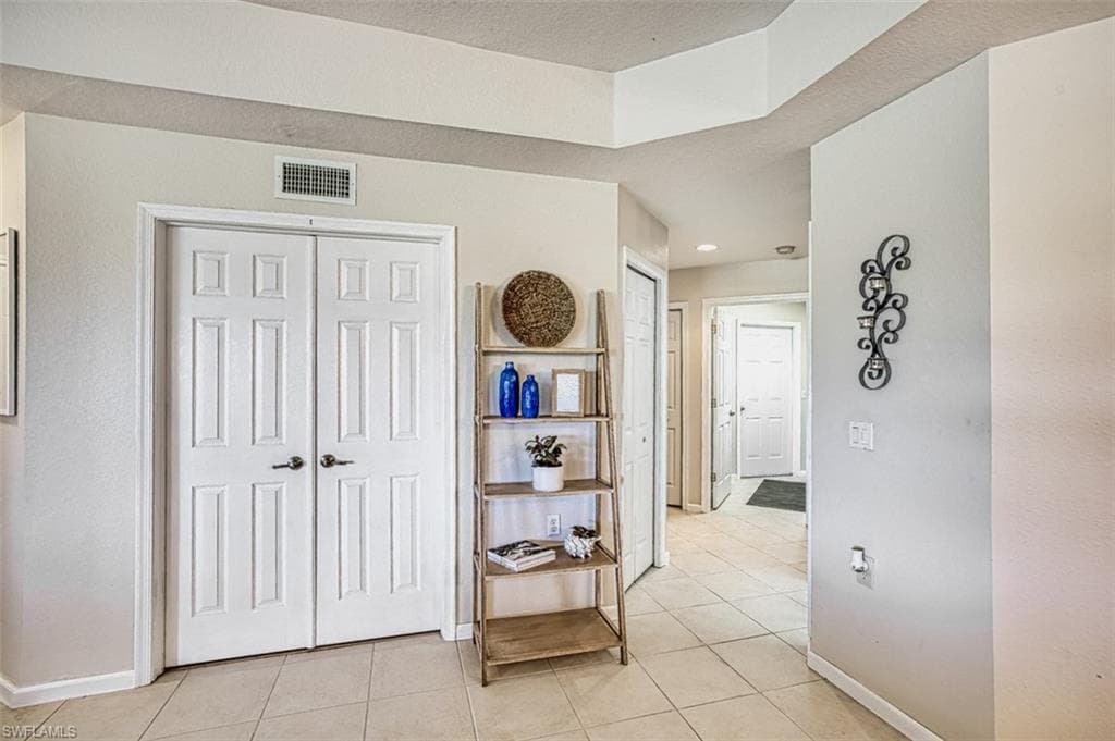 3091 Meandering WAY # 102, FORT MYERS FL 33905-26