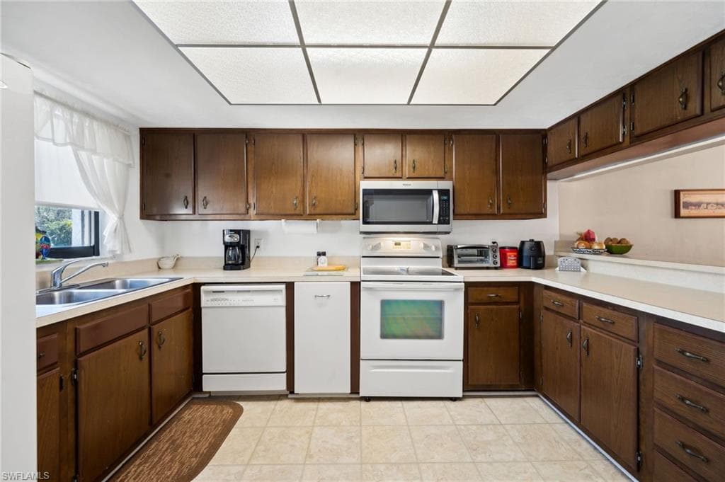 4640 Chantelle DR # N203, NAPLES FL 34112-4