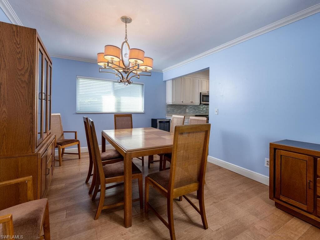 1036 Lake Shore CT, NAPLES FL 34103-5