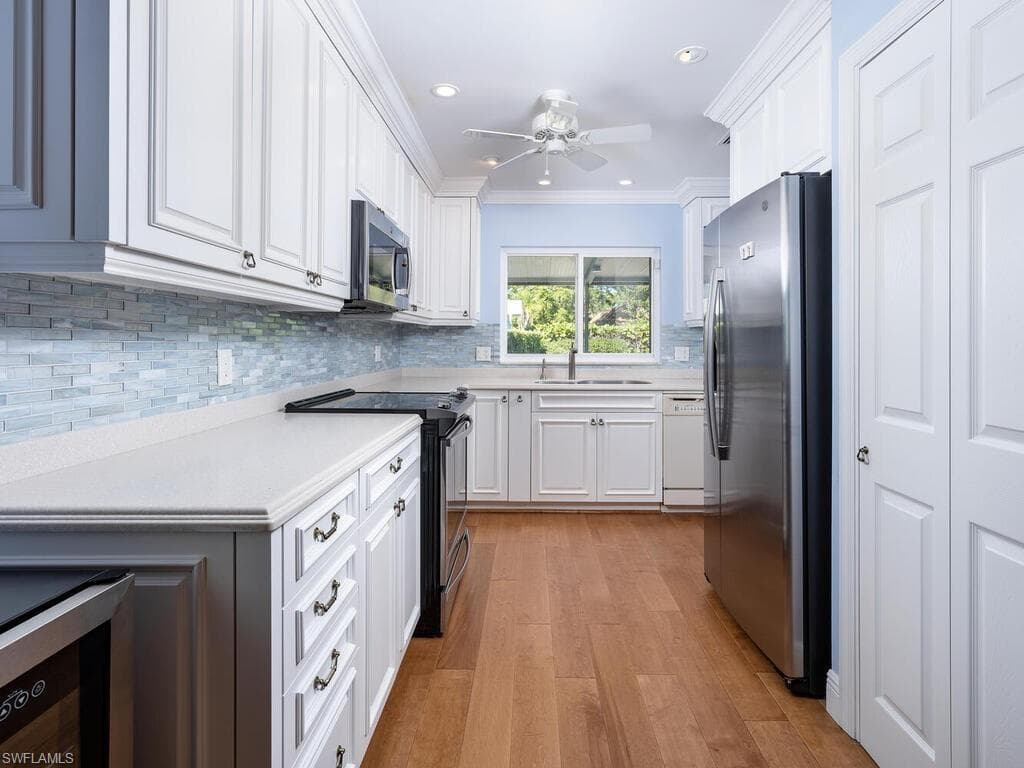 1036 Lake Shore CT, NAPLES FL 34103-6