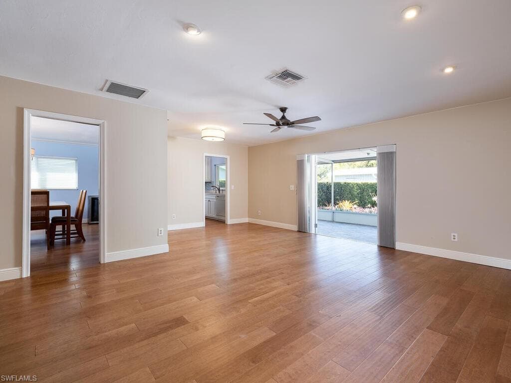1036 Lake Shore CT, NAPLES FL 34103-4