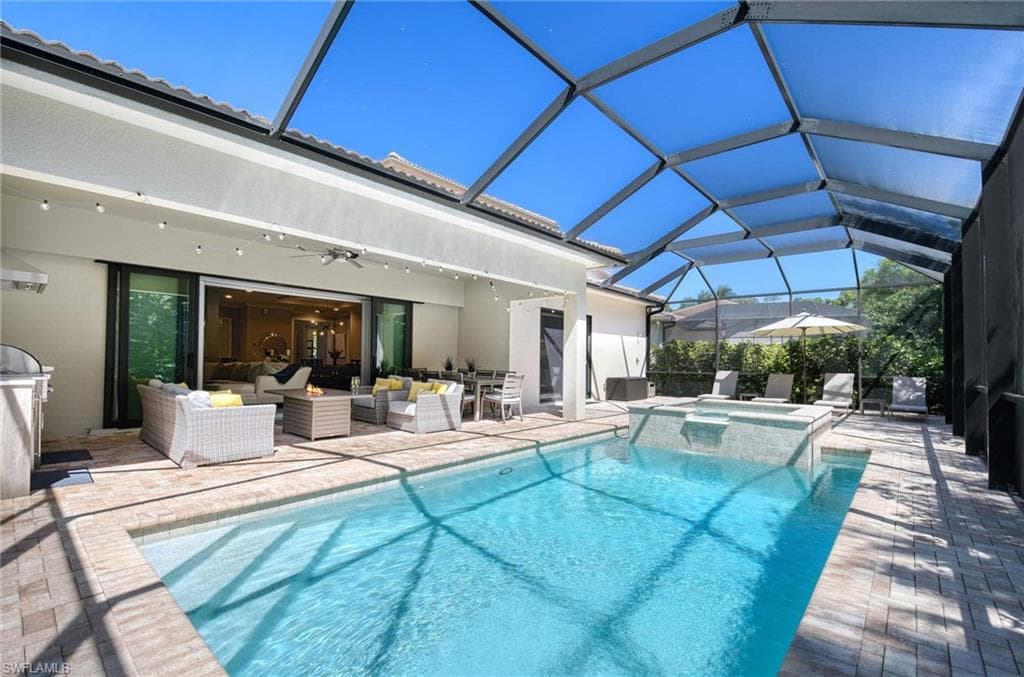 2867 Coco Lakes DR, NAPLES FL 34105-31