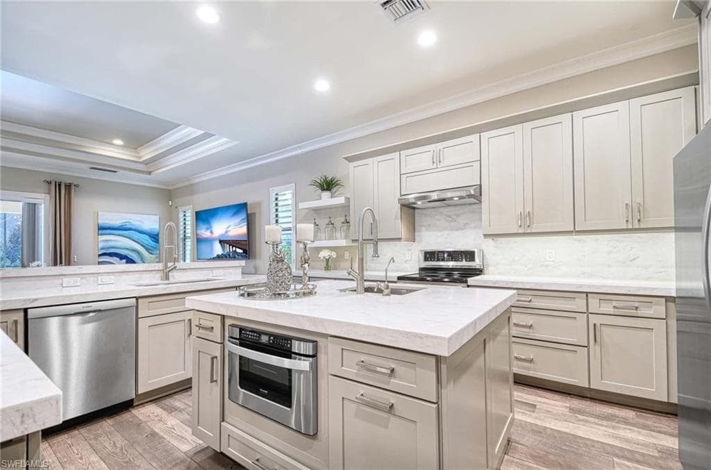2867 Coco Lakes DR, NAPLES FL 34105-8