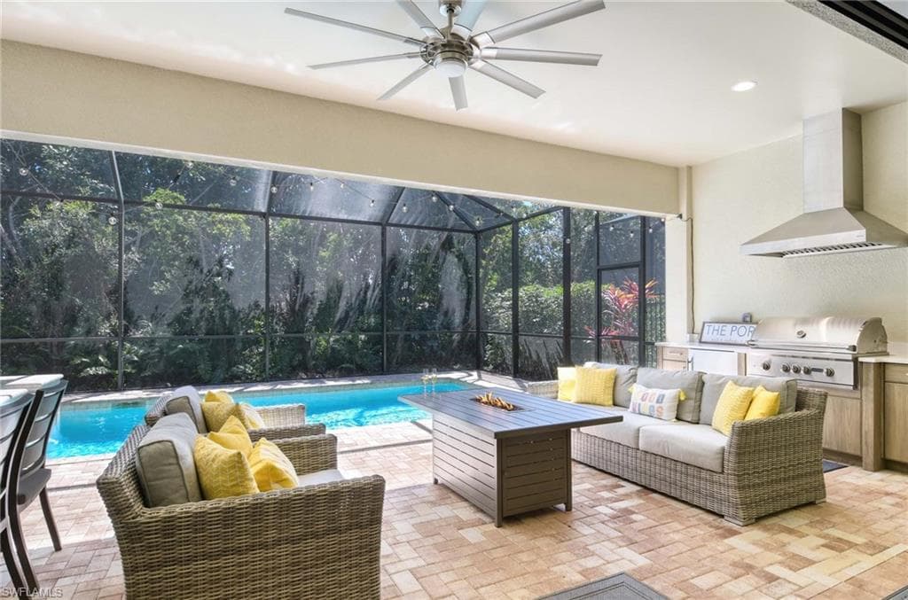 2867 Coco Lakes DR, NAPLES FL 34105-29