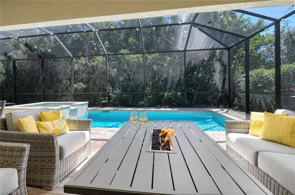 2867 Coco Lakes DR, NAPLES FL 34105-30