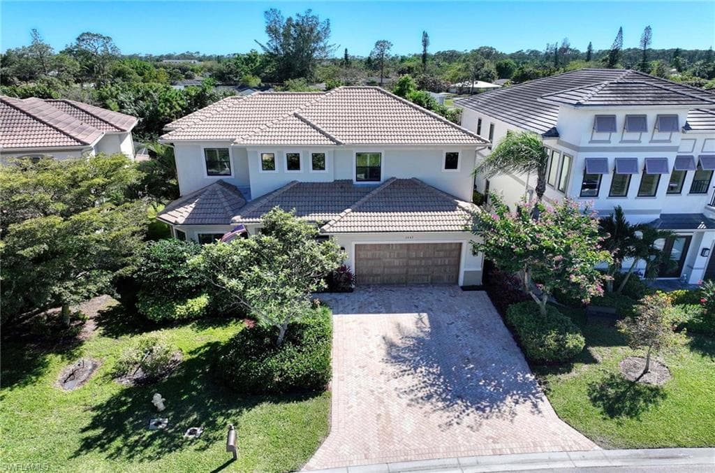 2867 Coco Lakes DR, NAPLES FL 34105-38