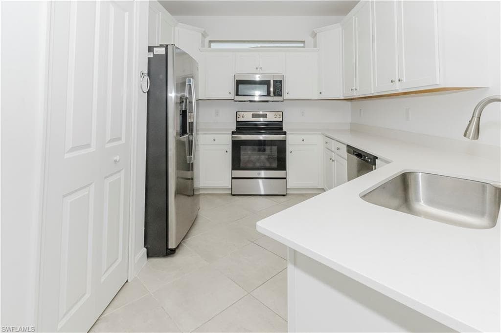 9099 Leatherwood LOOP, LEHIGH ACRES FL 33936-1