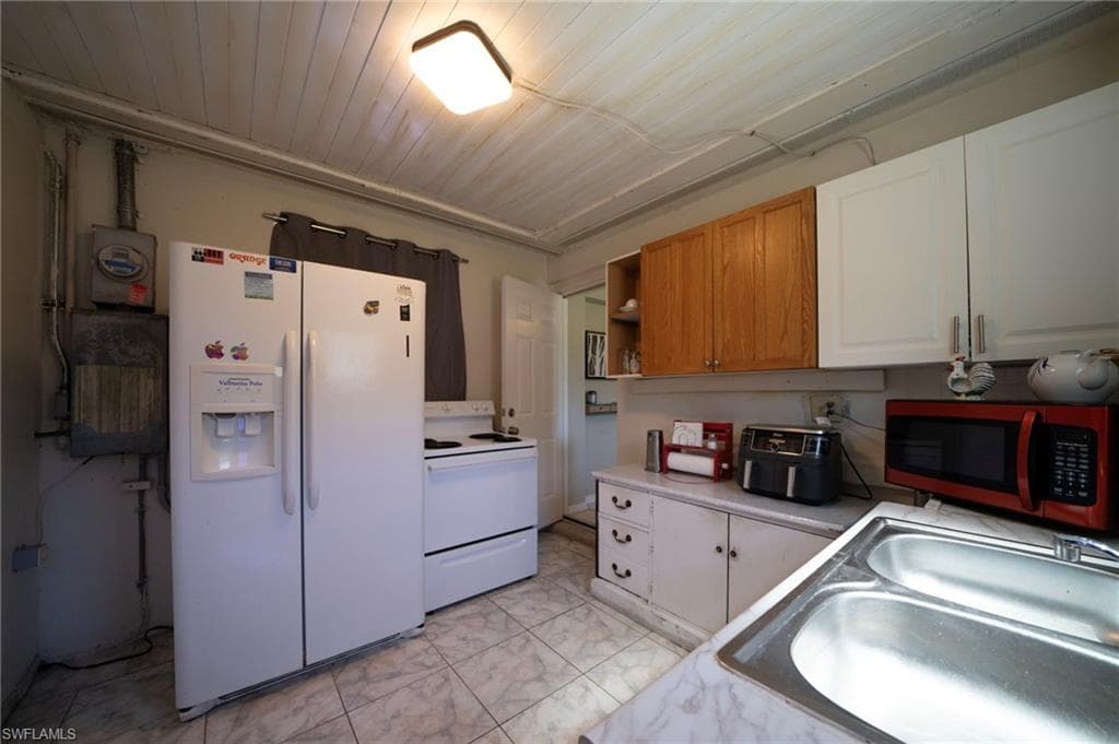 1862 Moreno AVE, FORT MYERS FL 33901-22