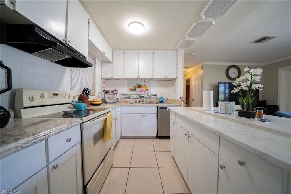 1862 Moreno AVE, FORT MYERS FL 33901-12