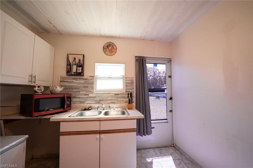 1862 Moreno AVE, FORT MYERS FL 33901-21