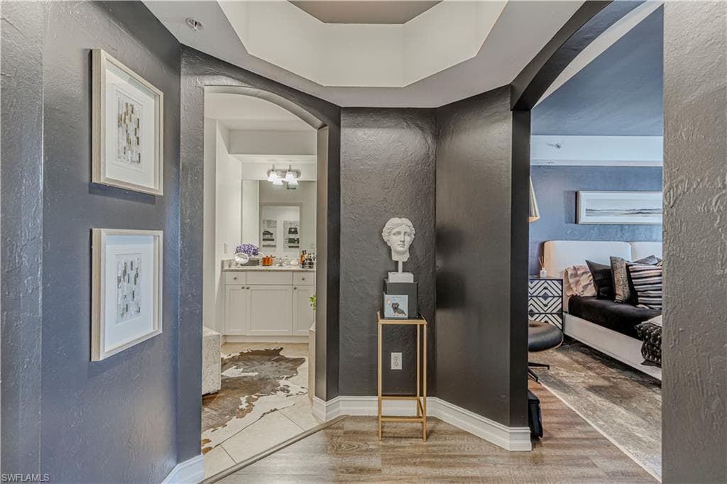1100 Pine Ridge RD # 400, NAPLES FL 34108-25
