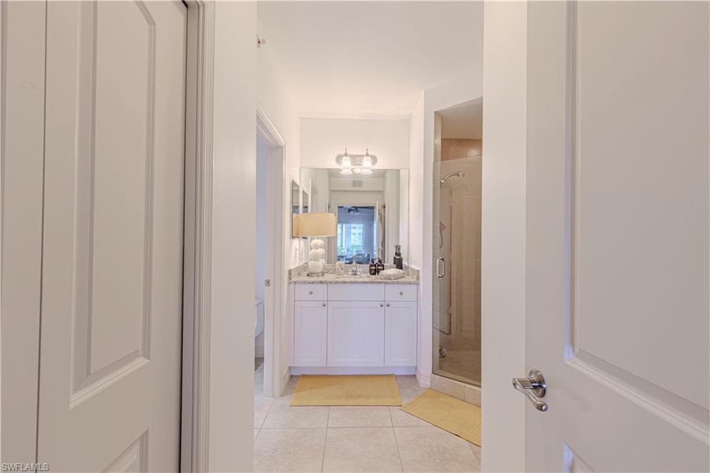 1100 Pine Ridge RD # 400, NAPLES FL 34108-9