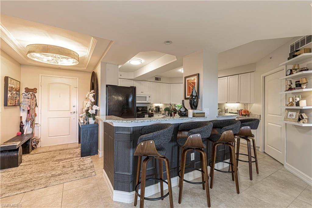 1100 Pine Ridge RD # 400, NAPLES FL 34108-17