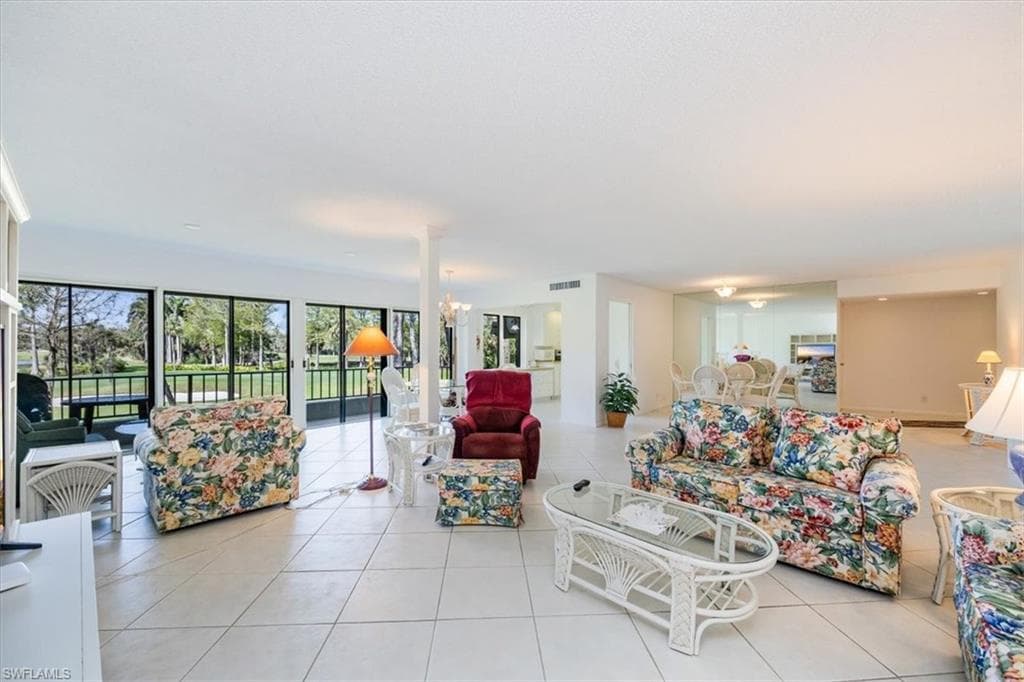 102 Wilderness WAY # 244, NAPLES FL 34105-1