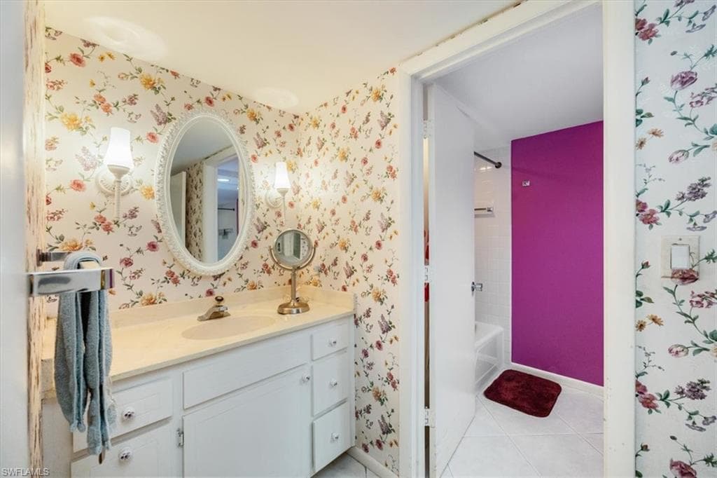 102 Wilderness WAY # 244, NAPLES FL 34105-14
