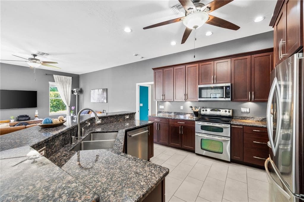 12471 Woodtimber LN, FORT MYERS FL 33913-10