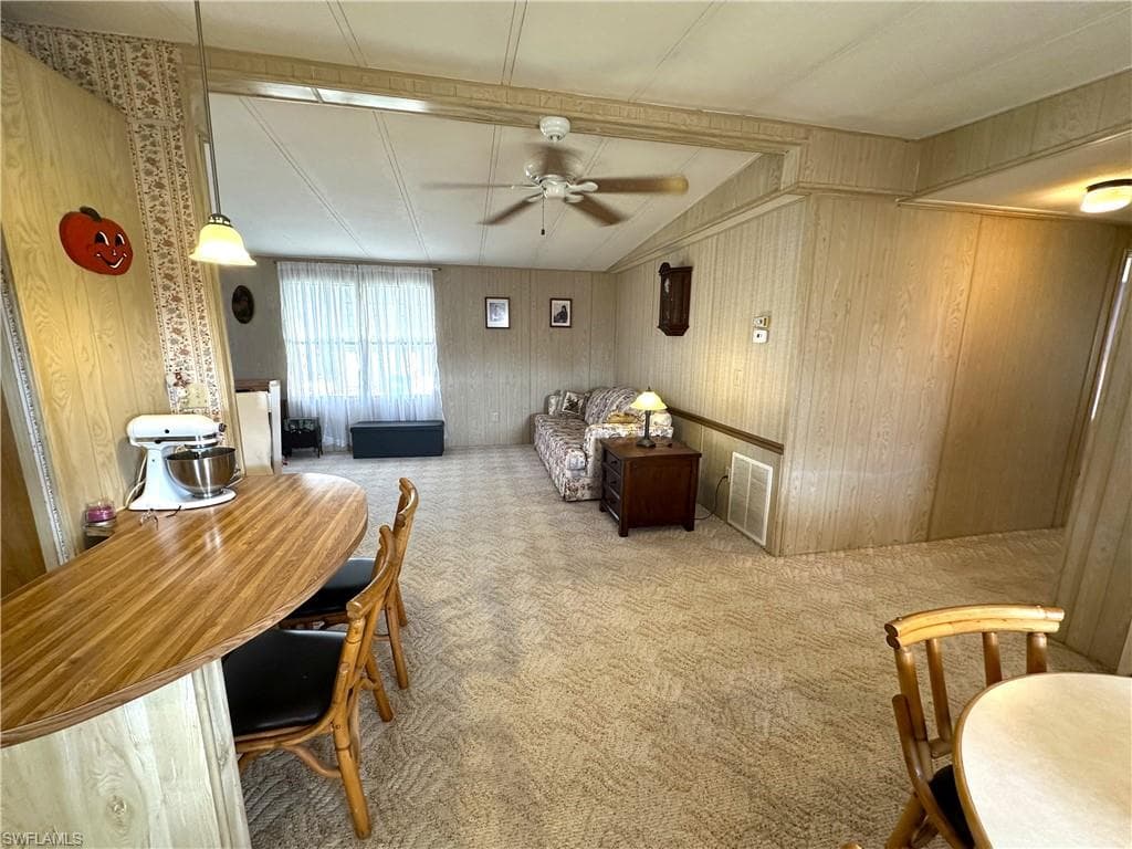 210 Pine Key LN # 210, NAPLES FL 34114-5