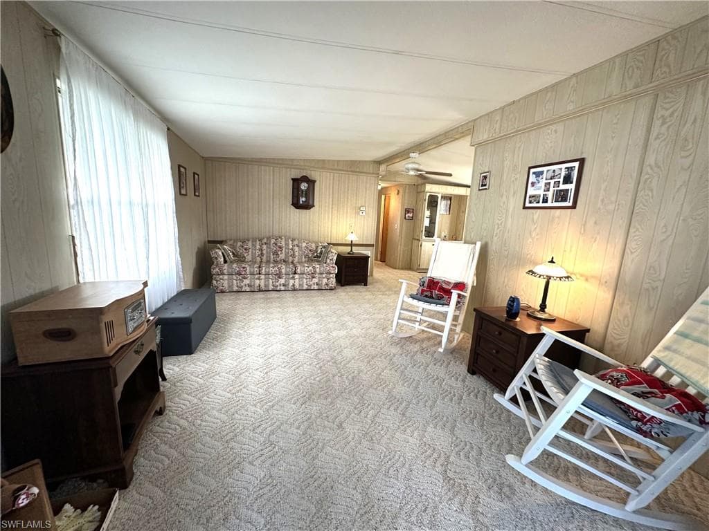 210 Pine Key LN # 210, NAPLES FL 34114-9