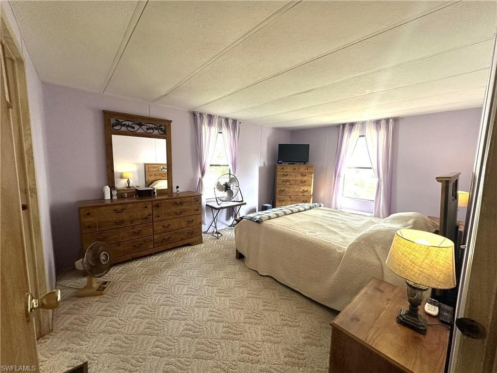 210 Pine Key LN # 210, NAPLES FL 34114-14