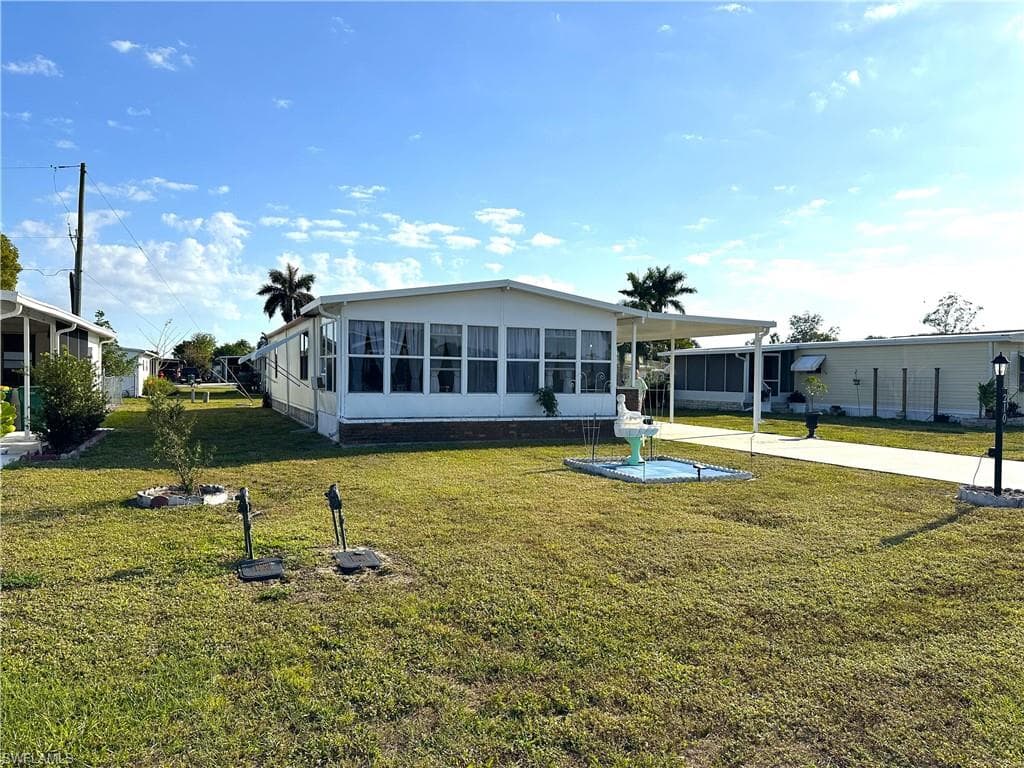 210 Pine Key LN # 210, NAPLES FL 34114-18