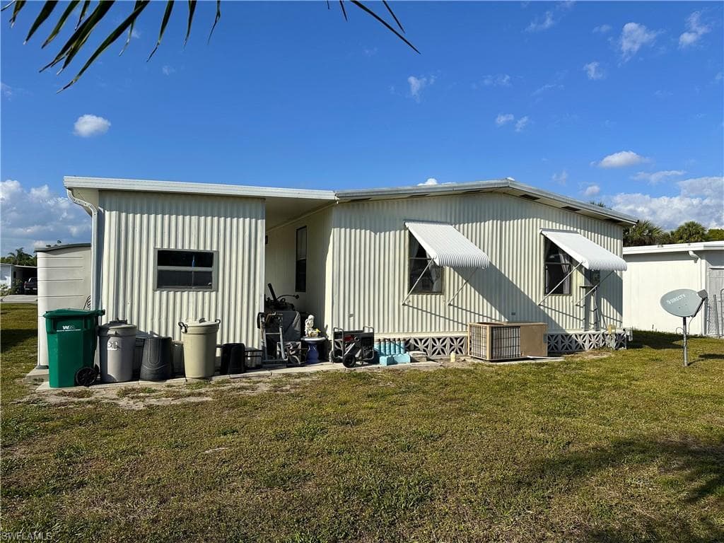 210 Pine Key LN # 210, NAPLES FL 34114-20