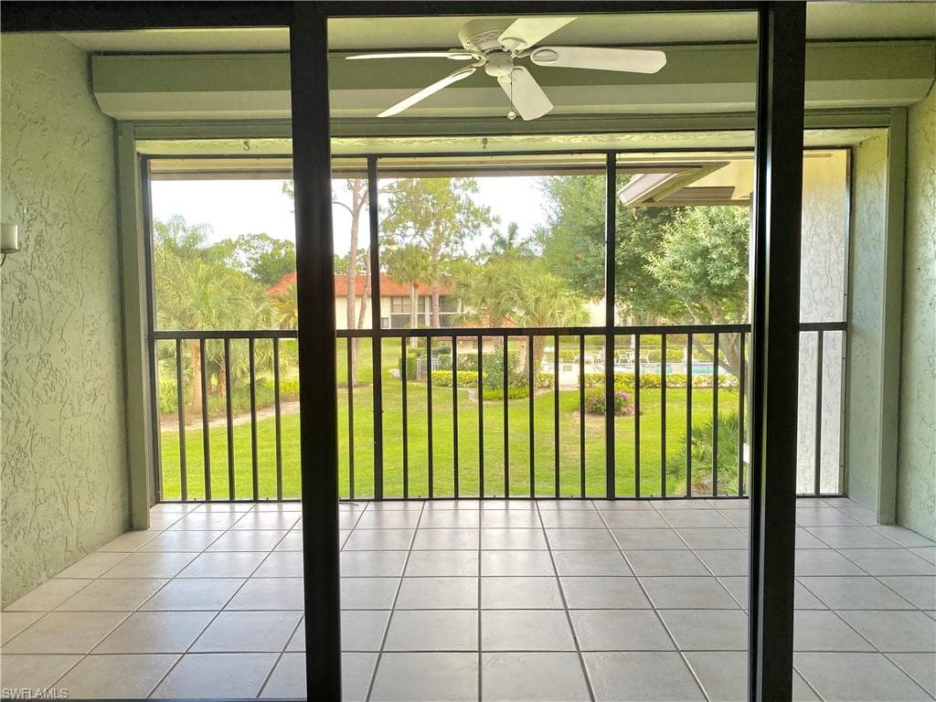4955 Pepper CIR # 204, NAPLES FL 34113-5