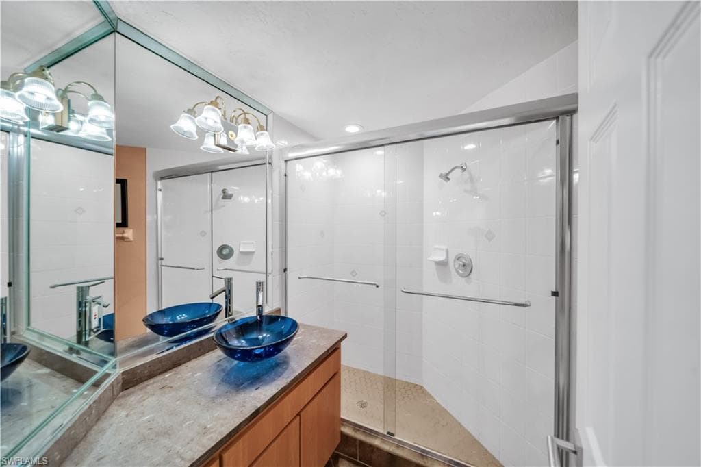 813 Cape View DR, FORT MYERS FL 33919-21