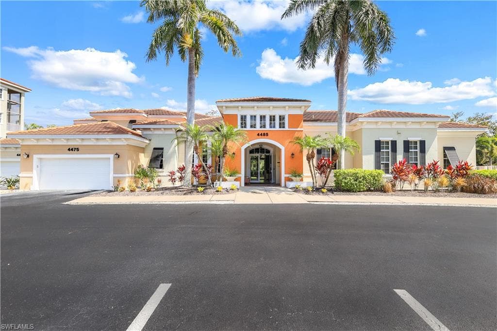 4430 Botanical Place CIR # 305, NAPLES FL 34112-22