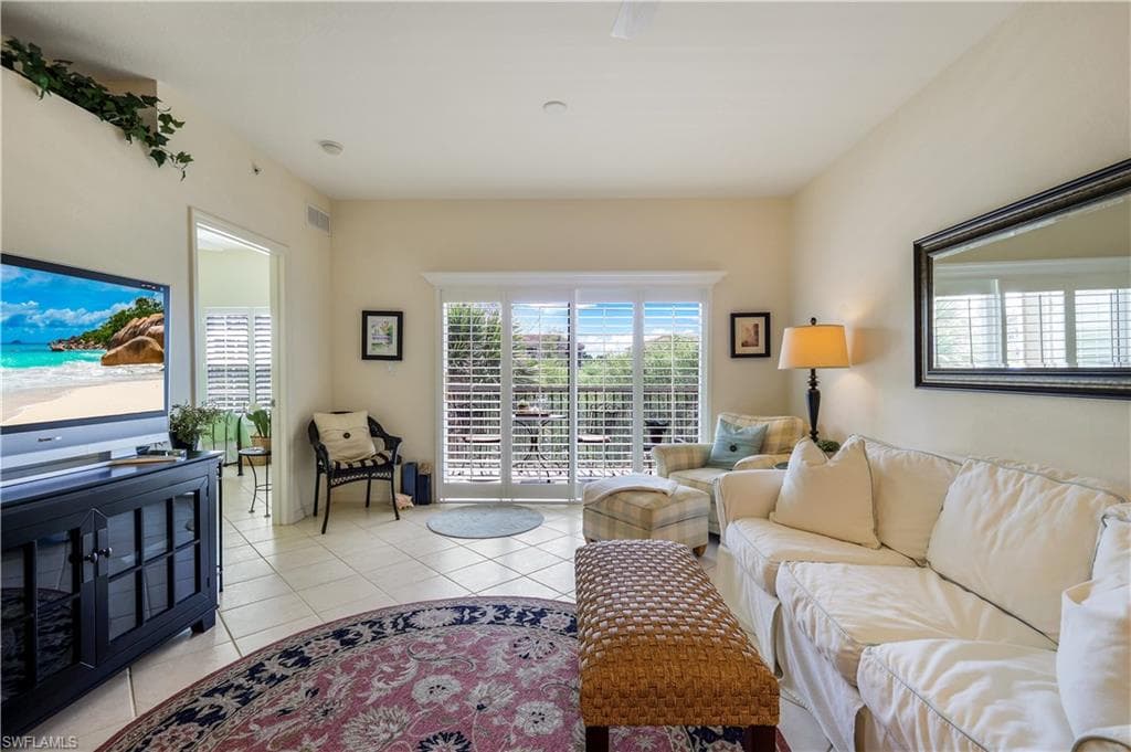 4430 Botanical Place CIR # 305, NAPLES FL 34112-5