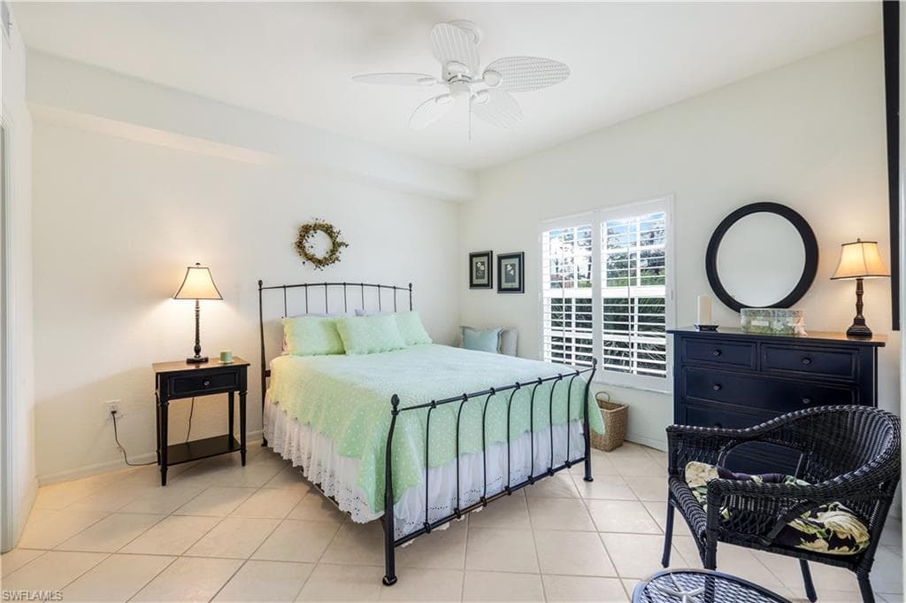 4430 Botanical Place CIR # 305, NAPLES FL 34112-12