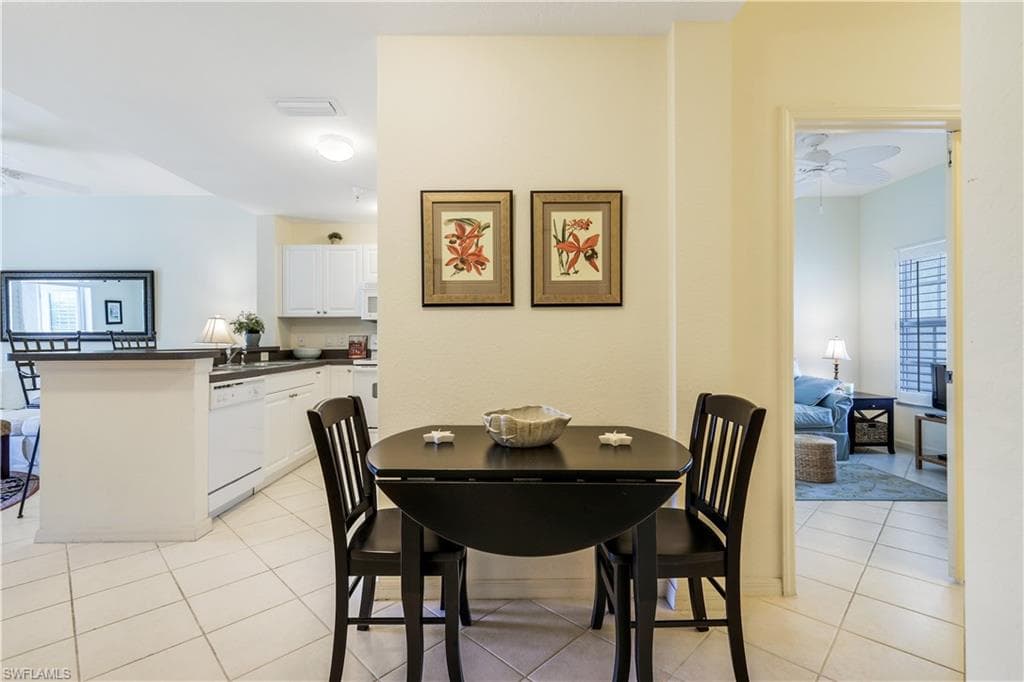 4430 Botanical Place CIR # 305, NAPLES FL 34112-11