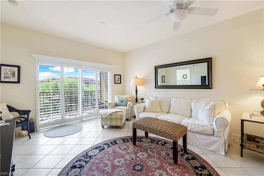 4430 Botanical Place CIR # 305, NAPLES FL 34112-2