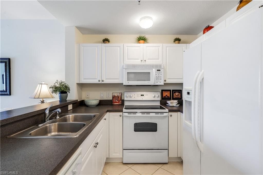 4430 Botanical Place CIR # 305, NAPLES FL 34112-8