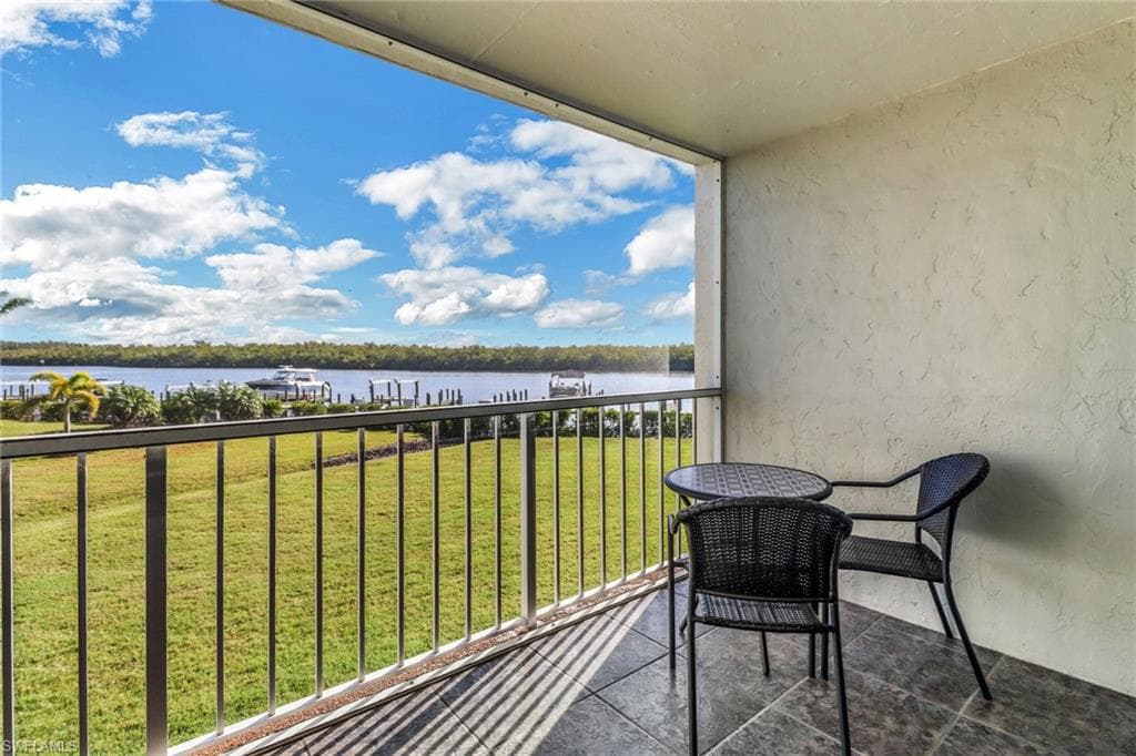 309 Goodlette-Frank RD S # A305, NAPLES FL 34102-7