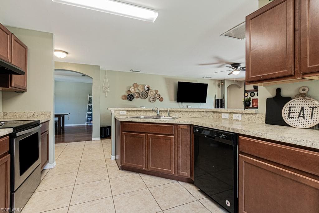 163 Shadow Lakes DR, LEHIGH ACRES FL 33974-2