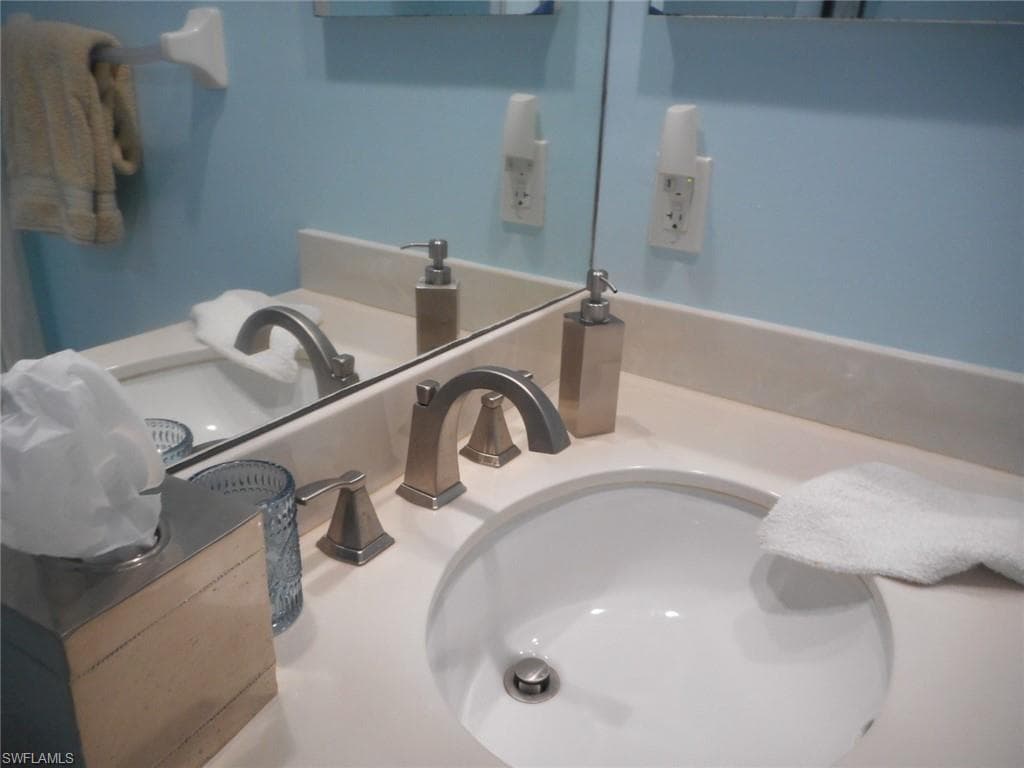 2080 W 1st ST # 304, FORT MYERS FL 33901-19