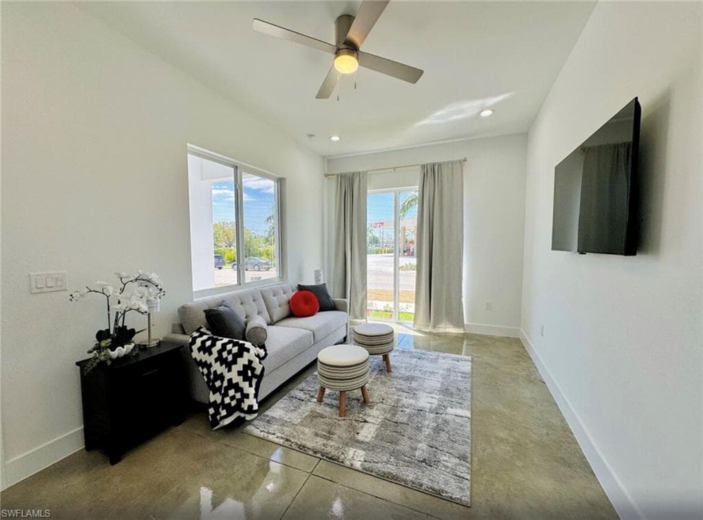 2479 Shadowlawn DR, NAPLES FL 34112-11