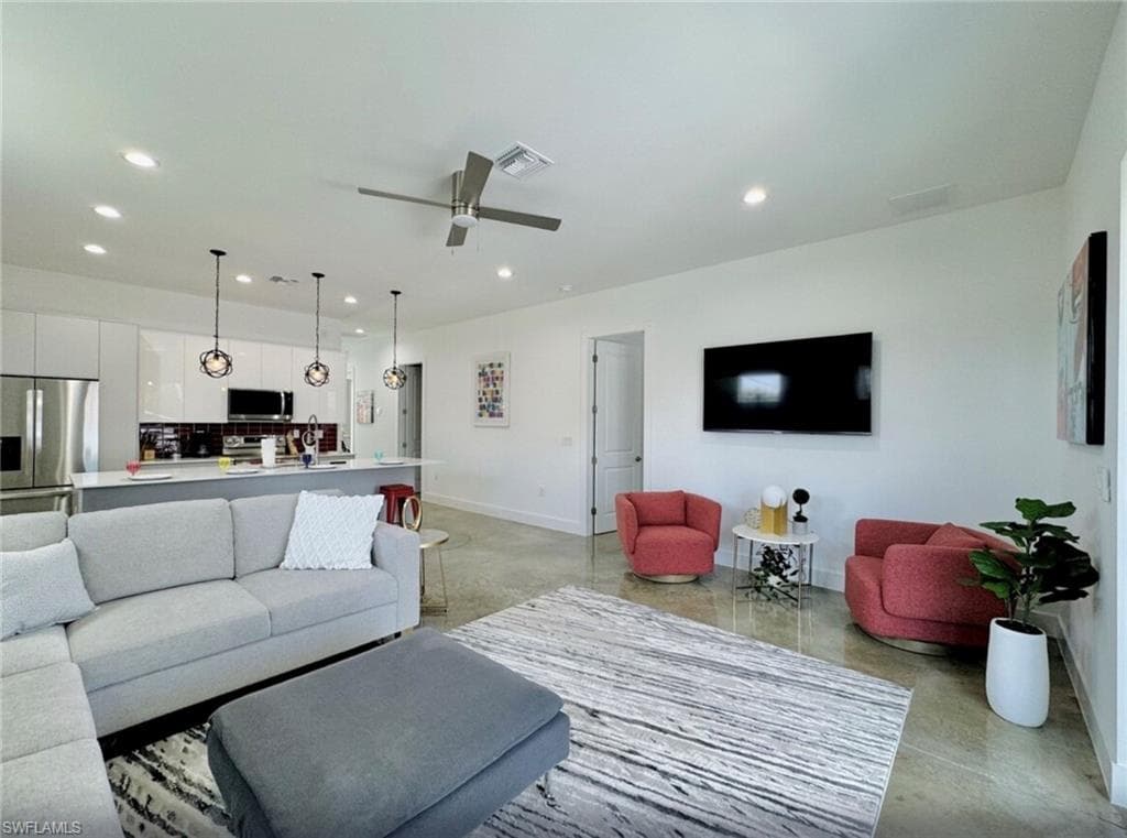 2479 Shadowlawn DR, NAPLES FL 34112-10