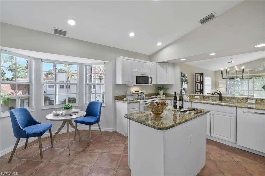 6230 Reserve CIR # 703, NAPLES FL 34119-6