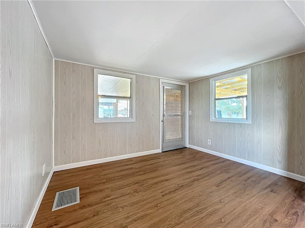139 Gaslight AVE-27
