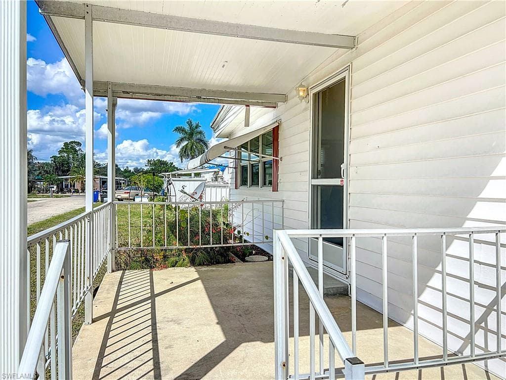 139 Gaslight AVE-4