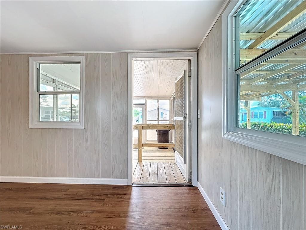 139 Gaslight AVE-30