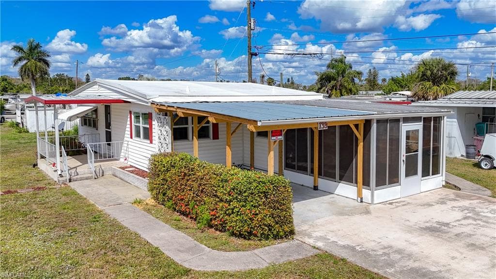 139 Gaslight AVE-3
