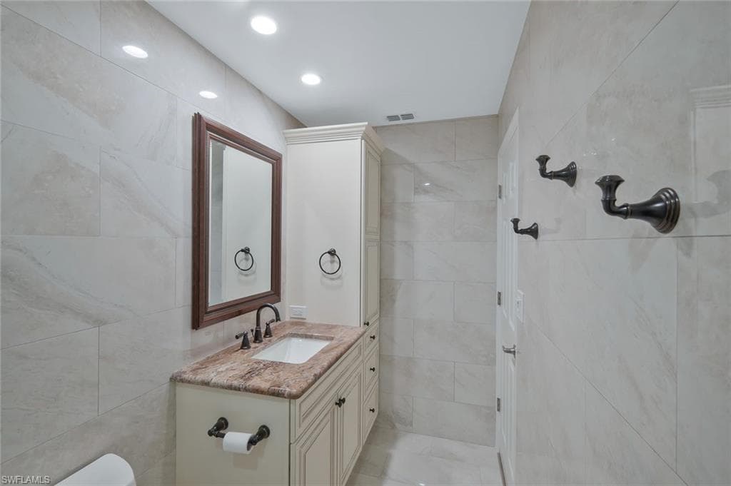 11140 Caravel CIR # 108, FORT MYERS FL 33908-12