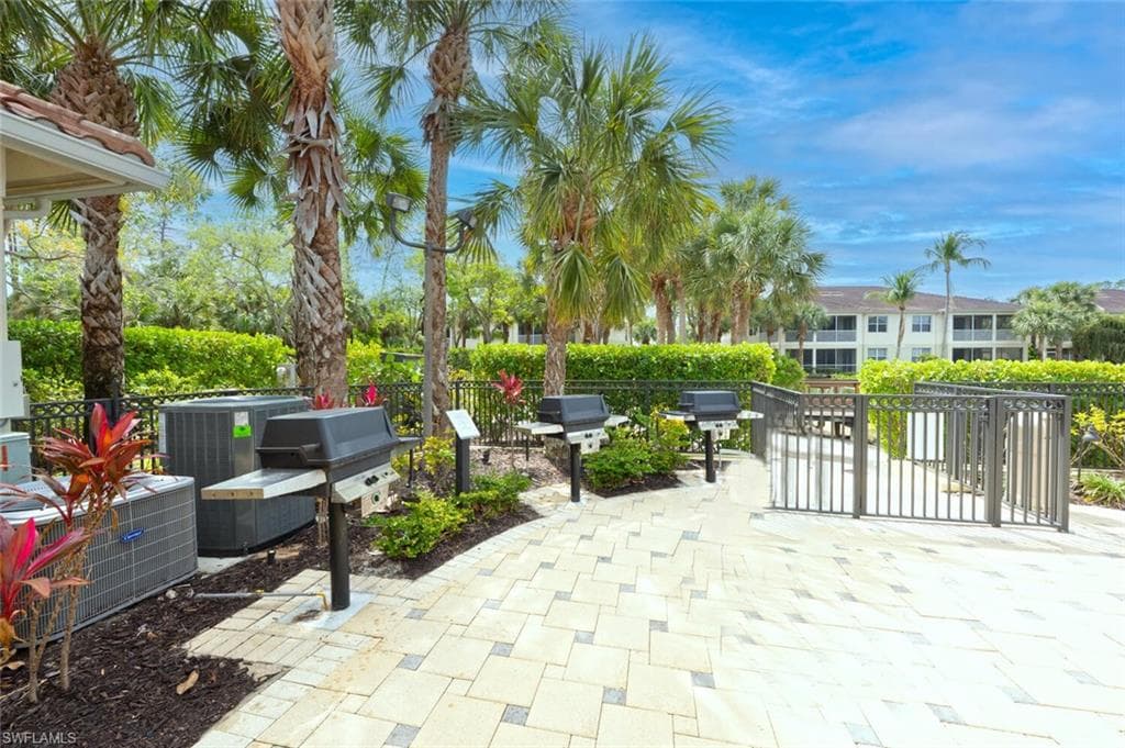 1882 Tarpon Bay DR S # 205, NAPLES FL 34119-21