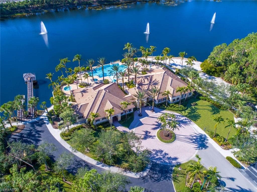 1882 Tarpon Bay DR S # 205, NAPLES FL 34119-18