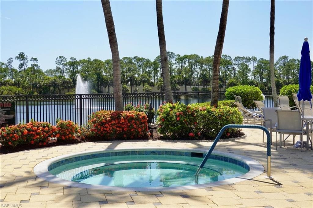 1882 Tarpon Bay DR S # 205, NAPLES FL 34119-20